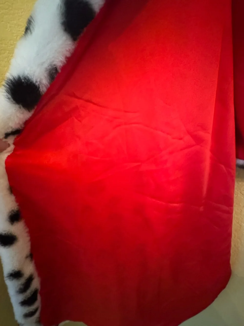 Cruella Deville Dalmatian Print Shawl Wrap Costume - Picture 4 of 4